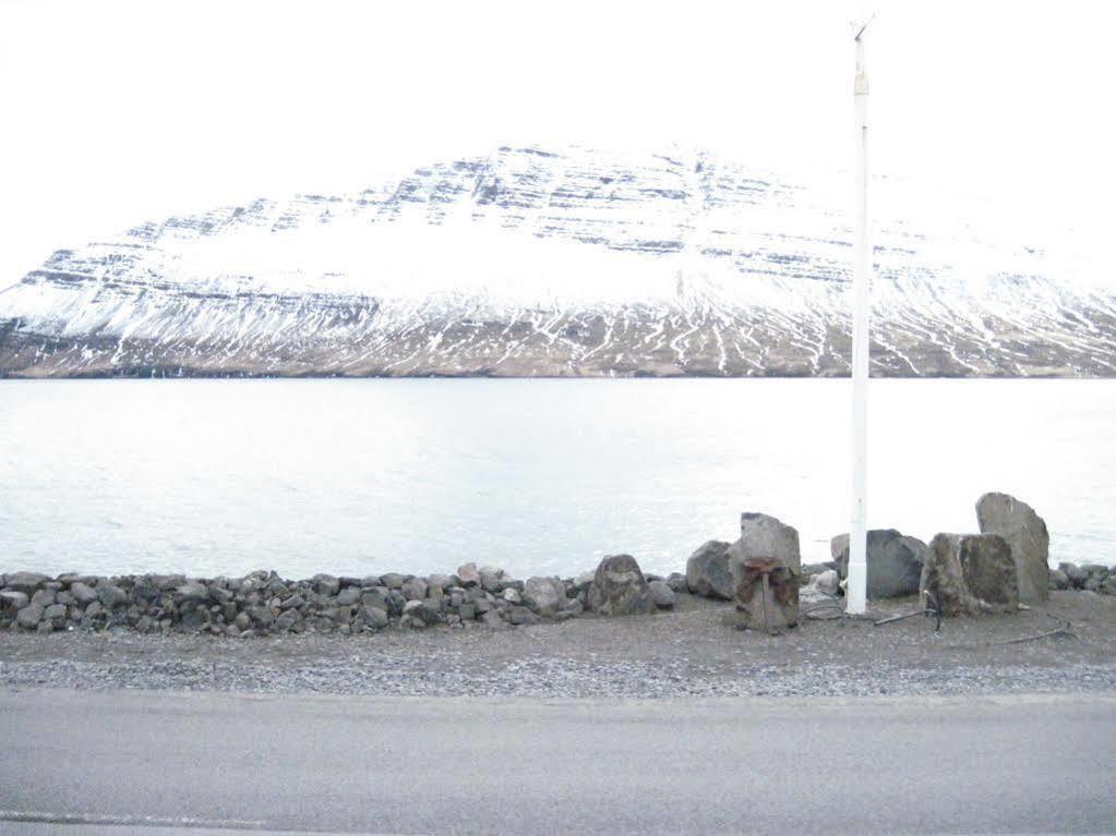 Hotel Capitano Neskaupstaður Exteriör bild